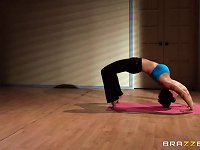 Sporty mommy with big beautiful titties fucks her yoga trainer
